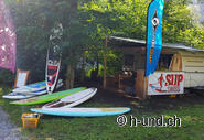 Stazione SUP sul lago di Walen, direttamente al campeggio Gäsi.